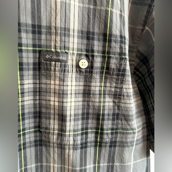 Columbia Men’s Regular Fit button-up shirt Size XXL - Picture 2 of 5